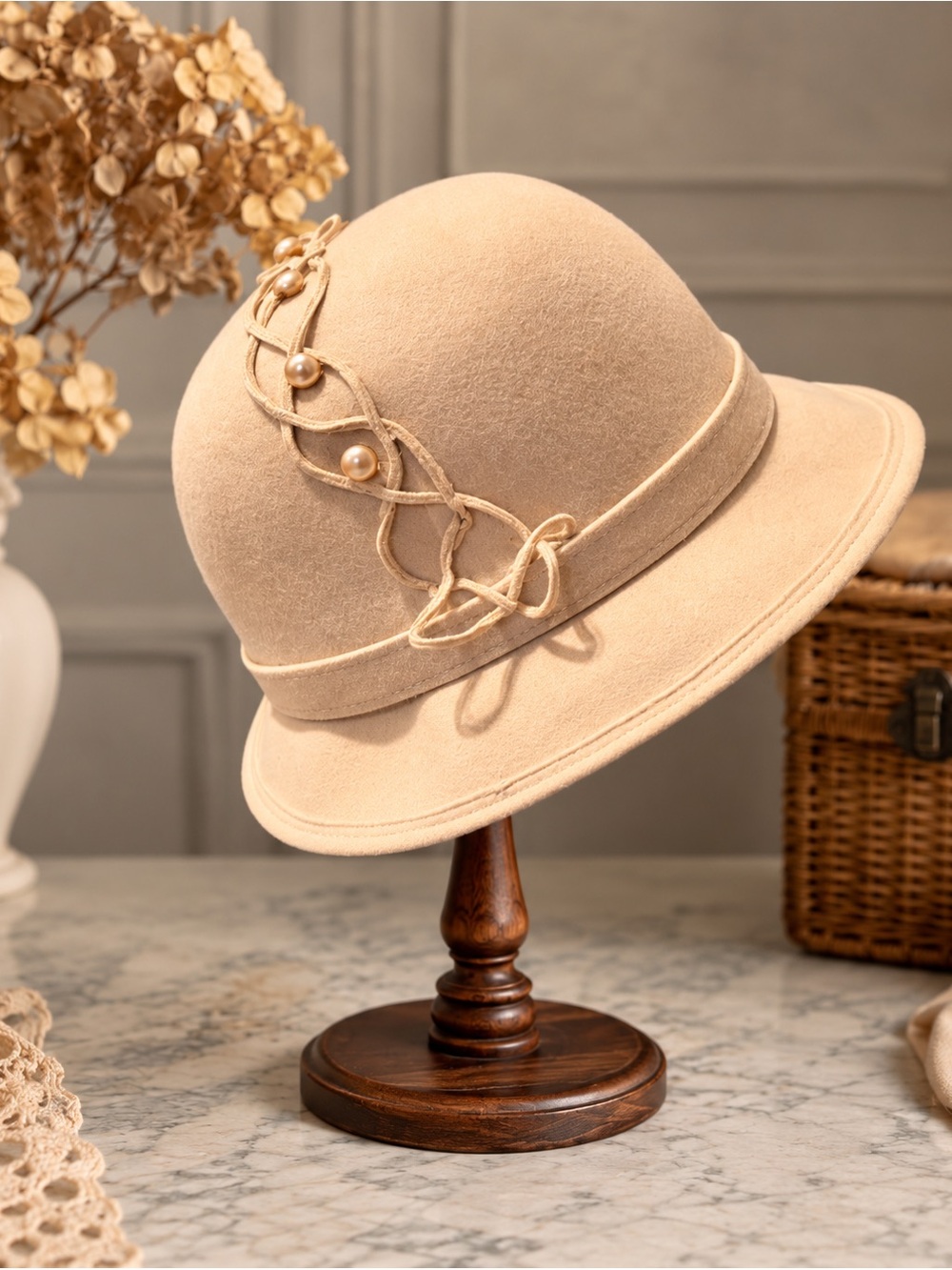 VINTAGE Lilly Daché DEBS Wool Felt Cloche Hat